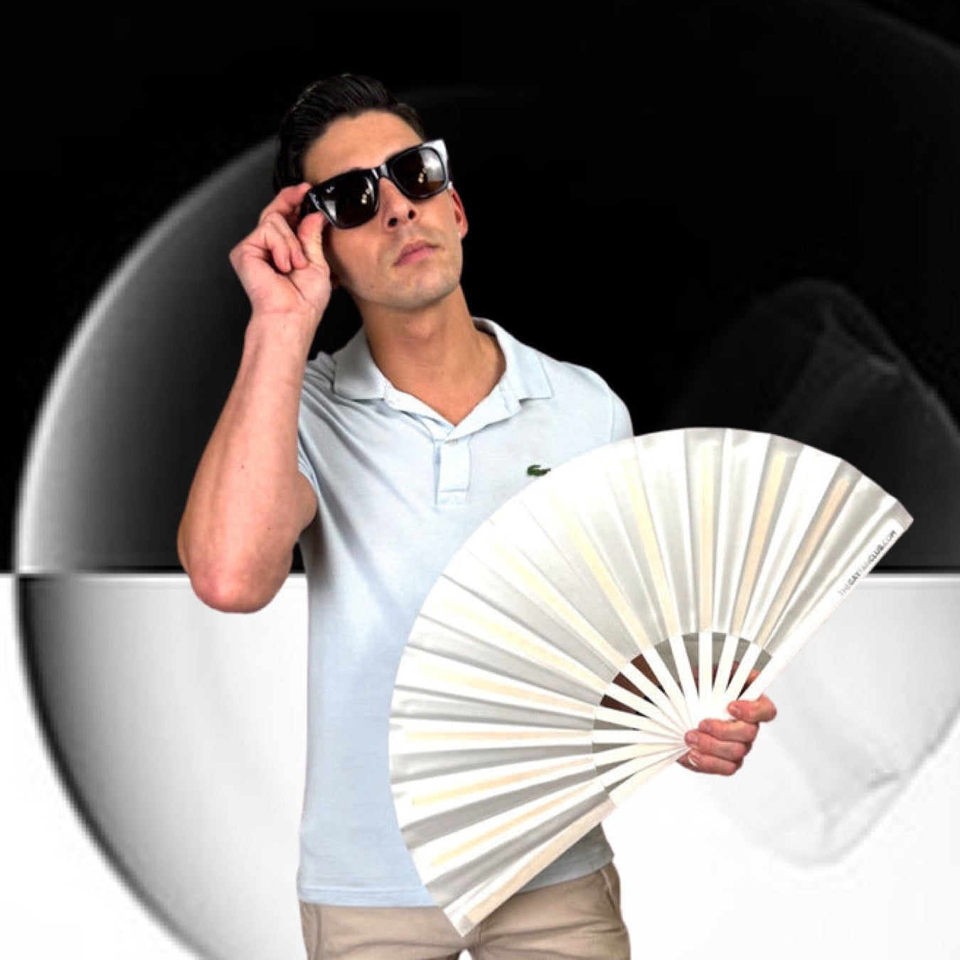 The White Fan (UV) - Glow in the Dark White Bamboo Clack Fan for